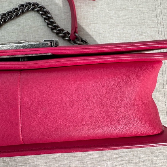 CHANEL Fuchsia Pink Quilted Calfskin Boy Bag Medium SHW - Picture 9 of 16